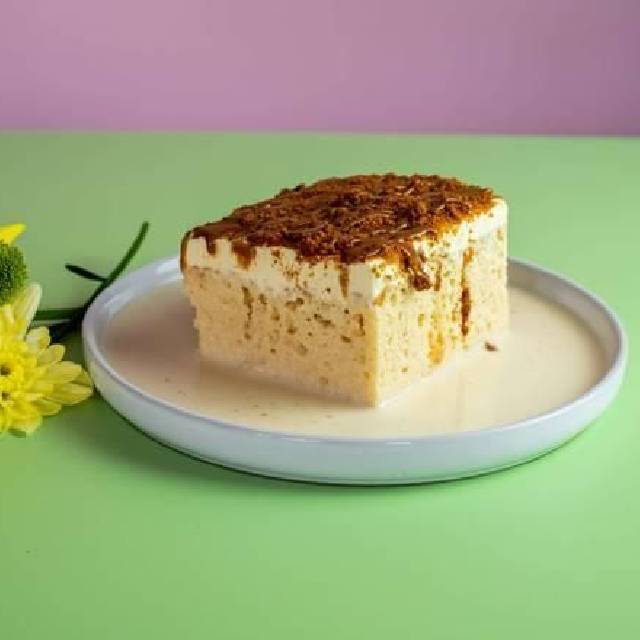 Lotus Biscoff Milk Cake